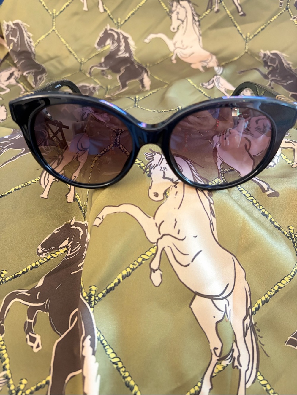 Fendi Black Cat-Eye Sunglasses with Gradient Brown Lenses